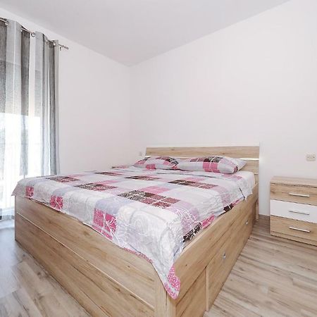 Vila Marijana Preko Exteriér fotografie